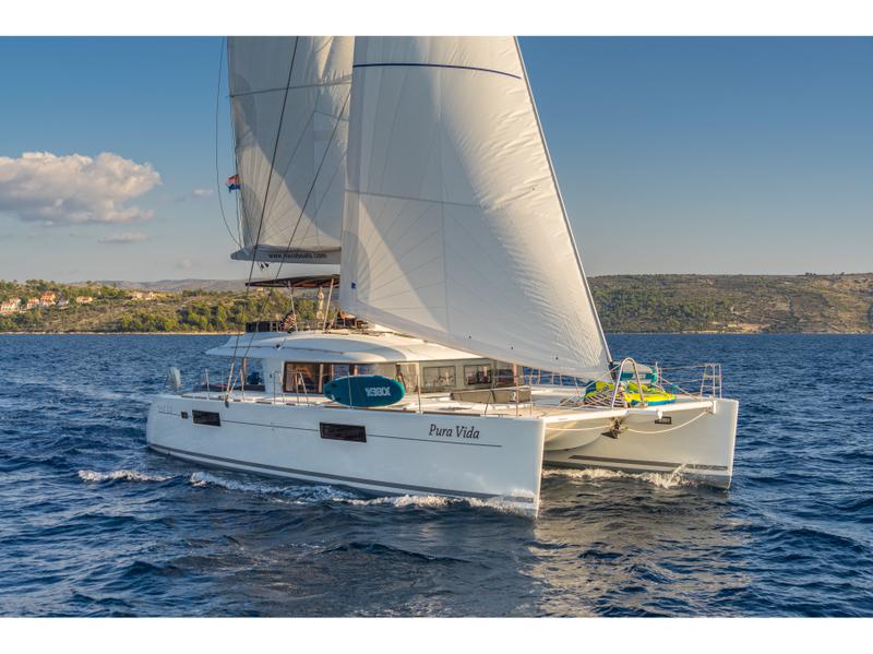 Book yachts online - catamaran - Lagoon 560 S2 (2016) equipped with generator, AC (saloon+cabins), water maker, ice maker, microwave oven, dishwasher, underwater lights, 2 X S.U.P. , water ski &amp; tube, 8 snorkel. sets - PURA VIDA - rent