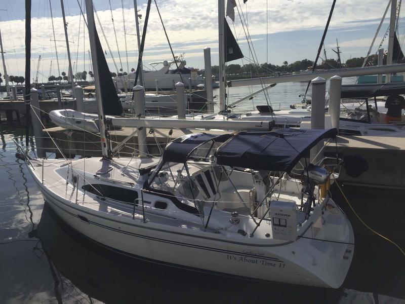 Book yachts online - sailboat - Catalina 309 - It's About Time - rent