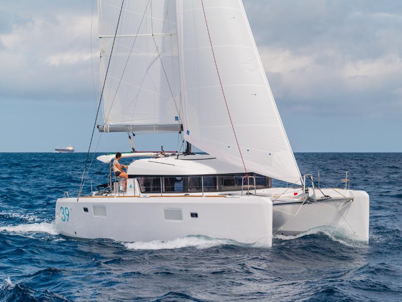 Book yachts online - catamaran - Lagoon 39 - Lion Royal - rent