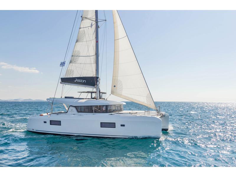 Book yachts online - catamaran - Lagoon 42 A/C &amp; GEN. - WHITE PEARL - rent