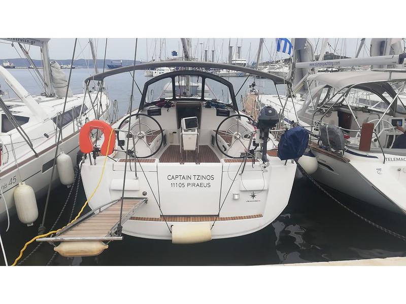 Book yachts online - sailboat - Sun Odyssey 439 - Captain Ginos - rent