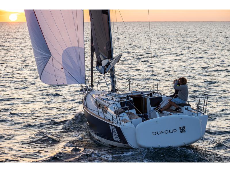 Book yachts online - sailboat - Dufour 320 Grand Large - NEW 2022 - rent