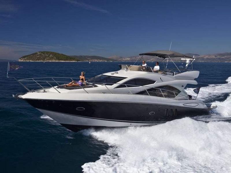 Book yachts online - motorboat - Sunseeker Manhattan 52 - NIMADO - rent