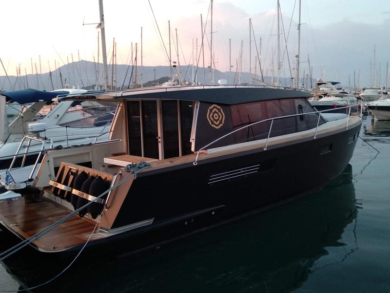 Book yachts online - motorboat - Fjord 40 Cruiser - Shine III - rent