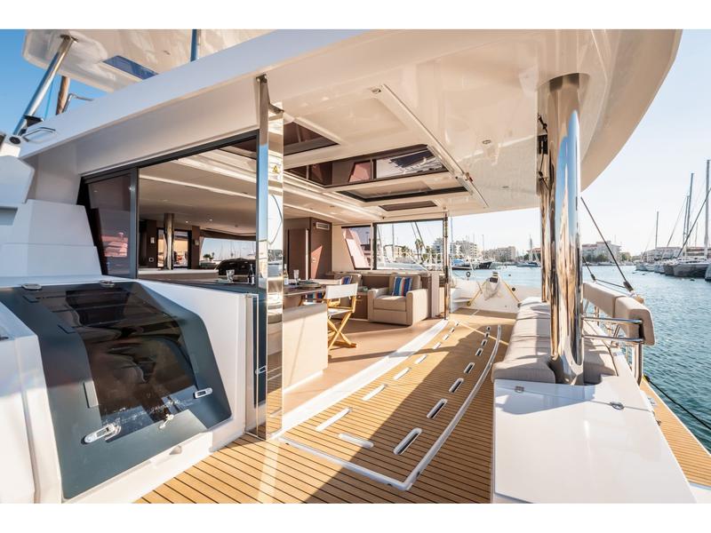 Book yachts online - catamaran - BALI 5.4 - ONLY ONE LIFE - rent