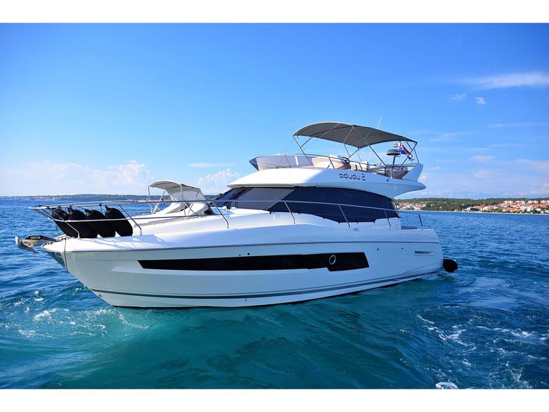 Book yachts online - motorboat - Prestige 460 - Adudu 2 - rent