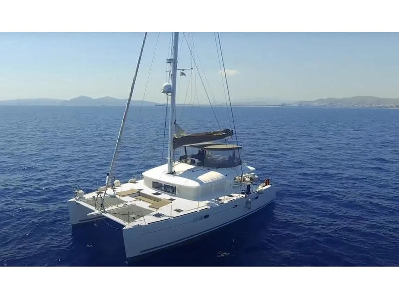 Book yachts online - catamaran - Lagoon 560 S2 - Aura - rent