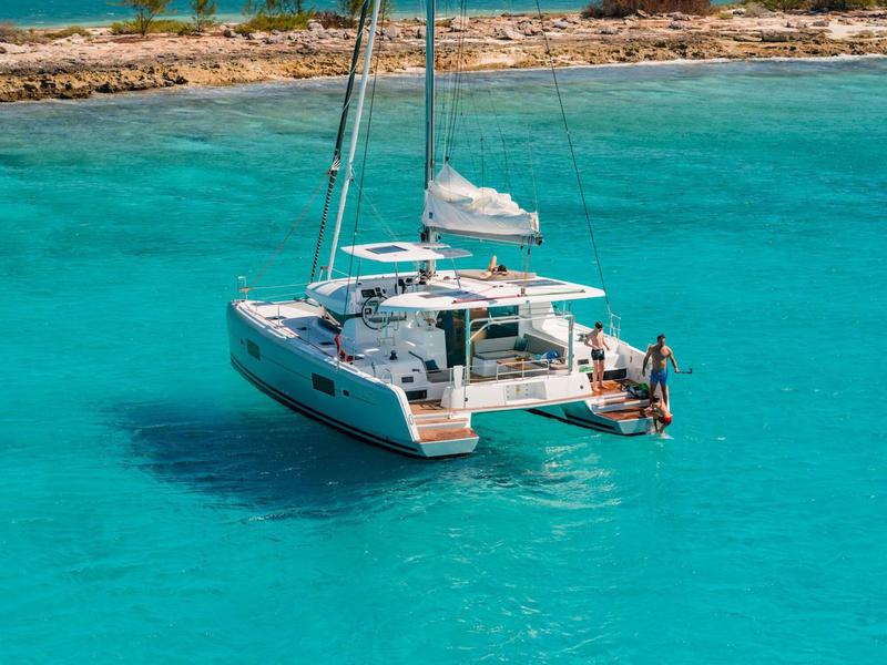 Book yachts online - catamaran - Lagoon 42 - Amlad - rent