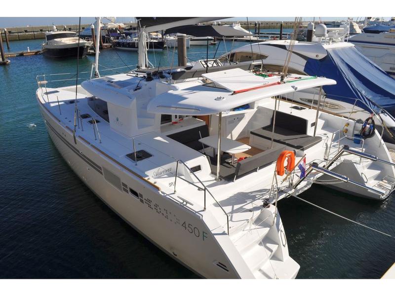 Book yachts online - catamaran - Lagoon 450  Fly - QUIC - rent