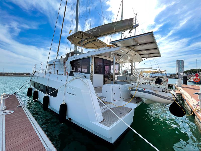 Book yachts online - catamaran - Bali 4.6 5 cabins - WILD BUNCH - rent