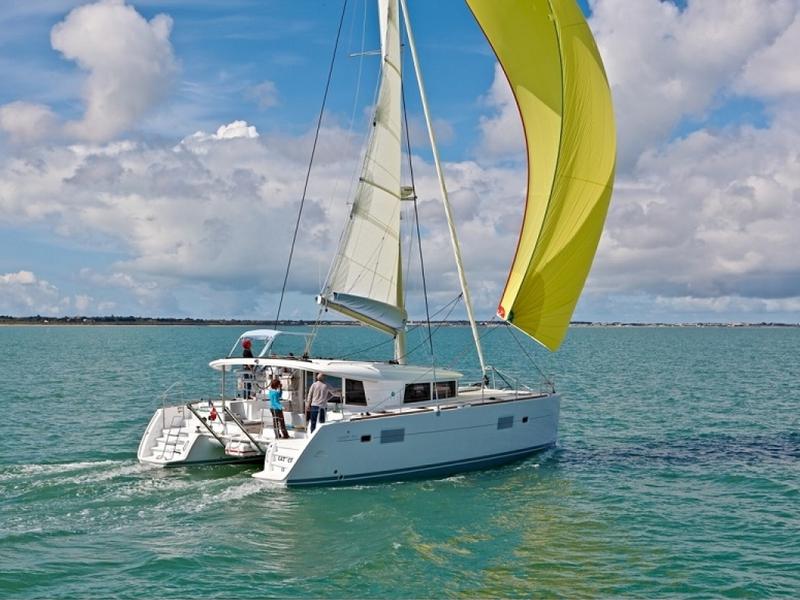 Book yachts online - catamaran - Lagoon 400 S2 - Ipanema - rent