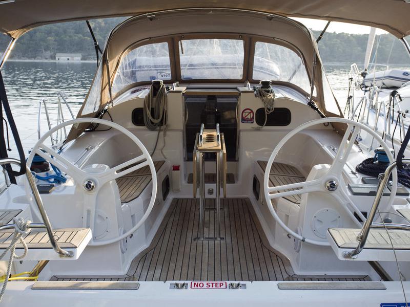 Book yachts online - sailboat - Elan Impression 40 - Lara - rent