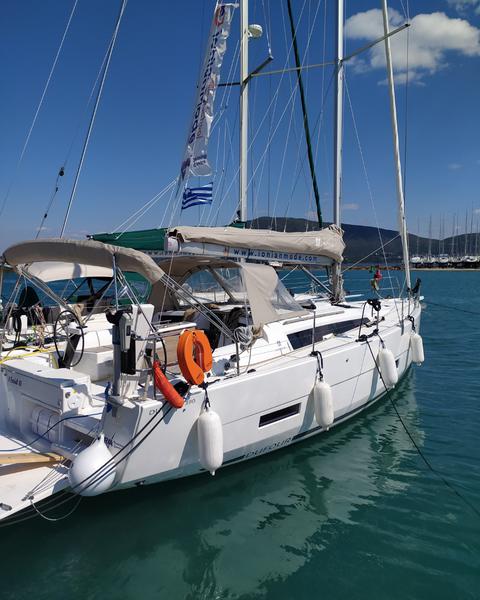 Book yachts online - sailboat - Dufour 390 - Fluid II - rent
