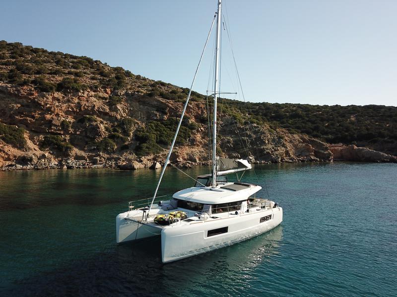 Book yachts online - catamaran - Lagoon 40 - L-40 Cat - rent