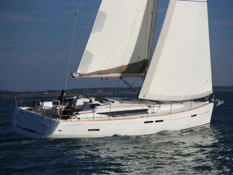 Book yachts online - sailboat - Sun Odyssey 439 Performance - Moonlight - rent
