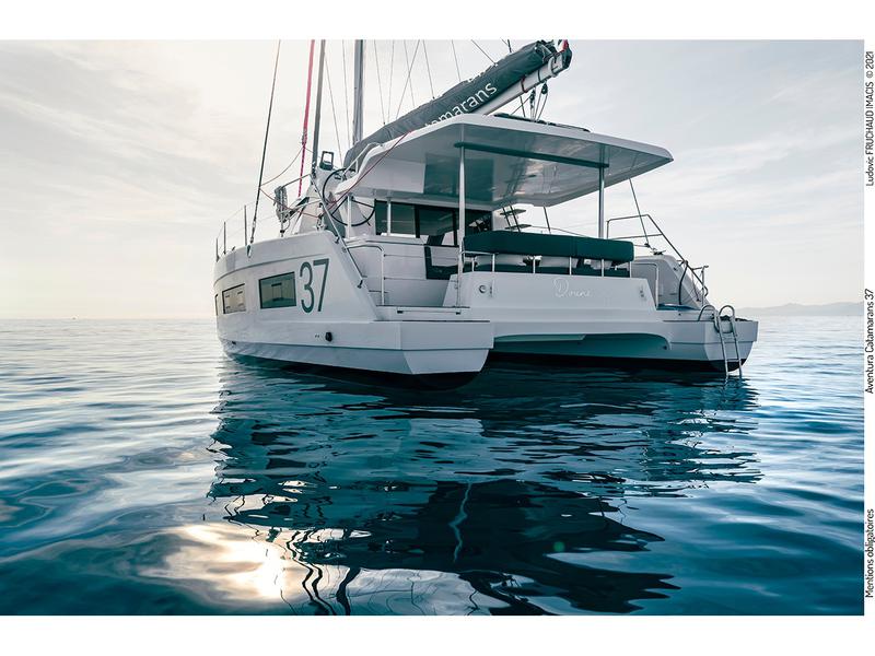 Book yachts online - catamaran - Aventura 37 - Ilusión - rent