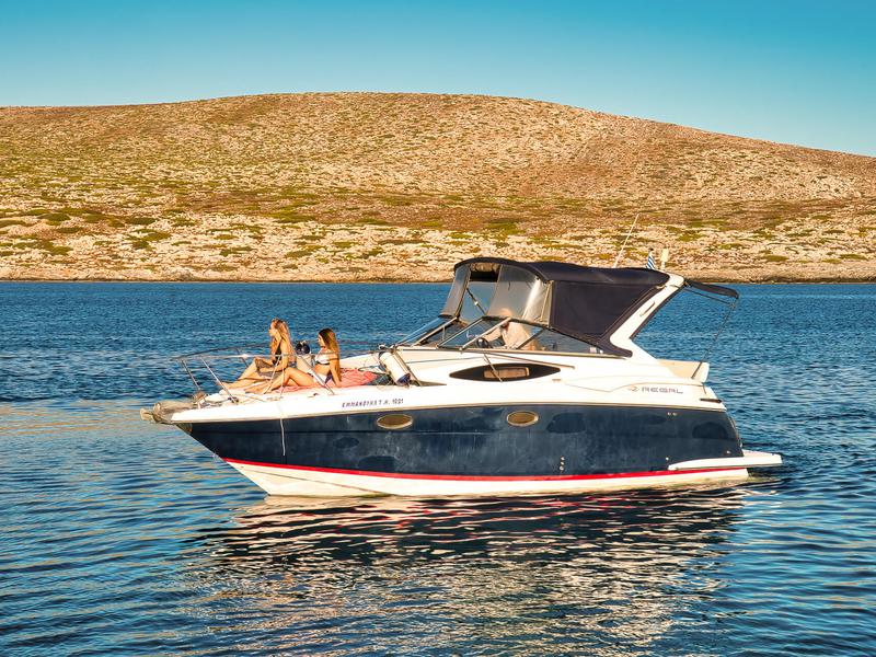 Book yachts online - motorboat - Regal - Sea Cruises - rent