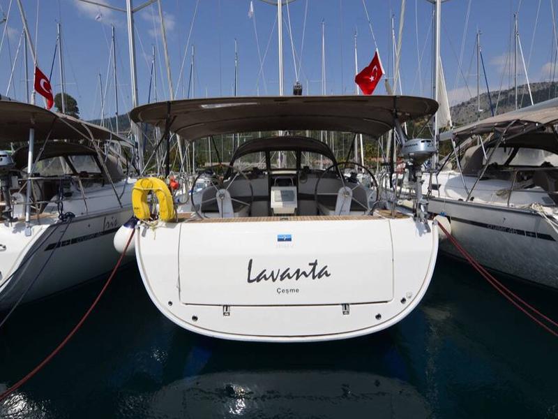 Book yachts online - sailboat - Bavaria Cruiser 46 - Lavanta - rent