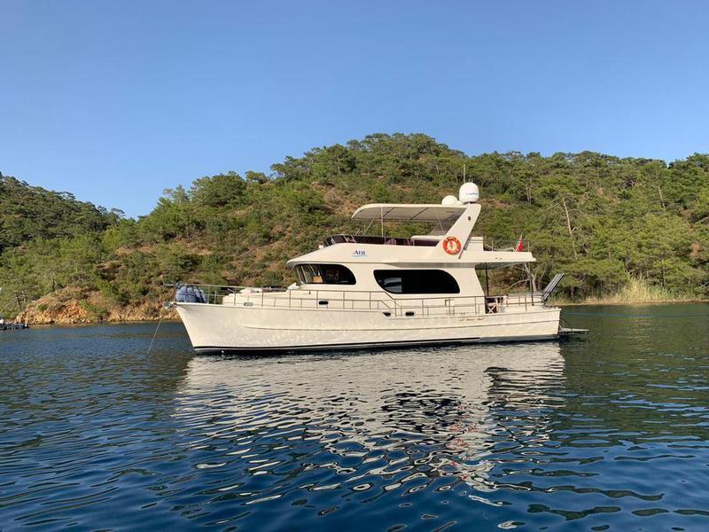 Book yachts online - motorboat - SES Yacht Trawler 55 - Atil - rent