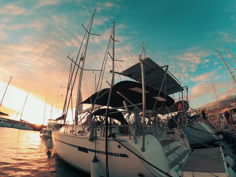 Book yachts online - sailboat - Bavaria 51 Cruiser - Teorema - rent