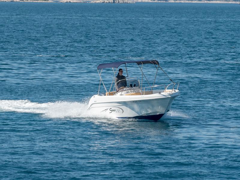 Book yachts online - motorboat - Saver 650 - no name - rent