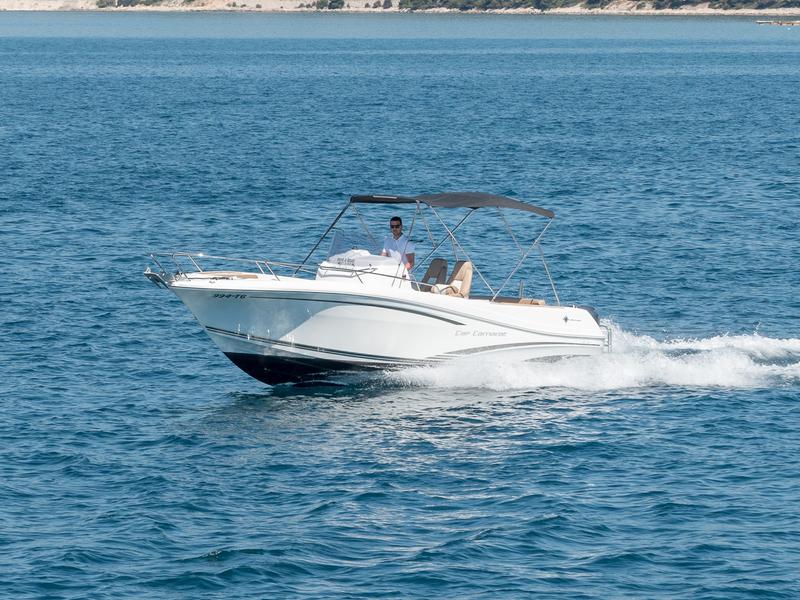 Book yachts online - motorboat - Cap Camarat 7.5 CC - no name - rent