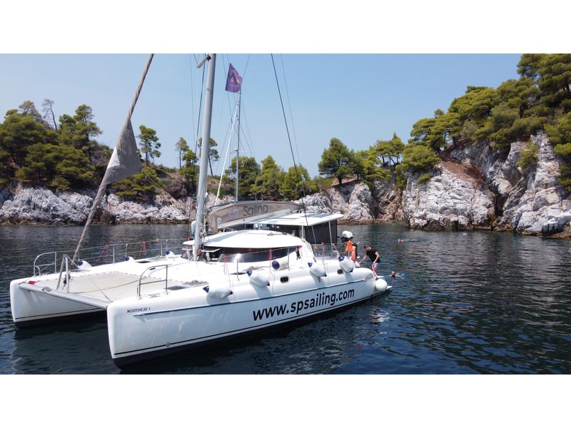 Book yachts online - catamaran - Athena 38 - North Cat 1 - rent