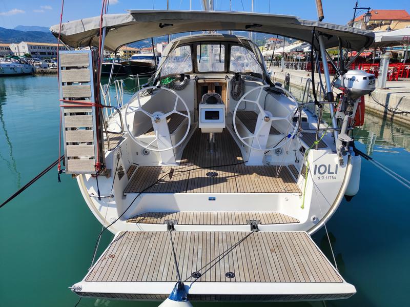 Book yachts online - sailboat - Bavaria Cruiser 41 - IOLI - rent