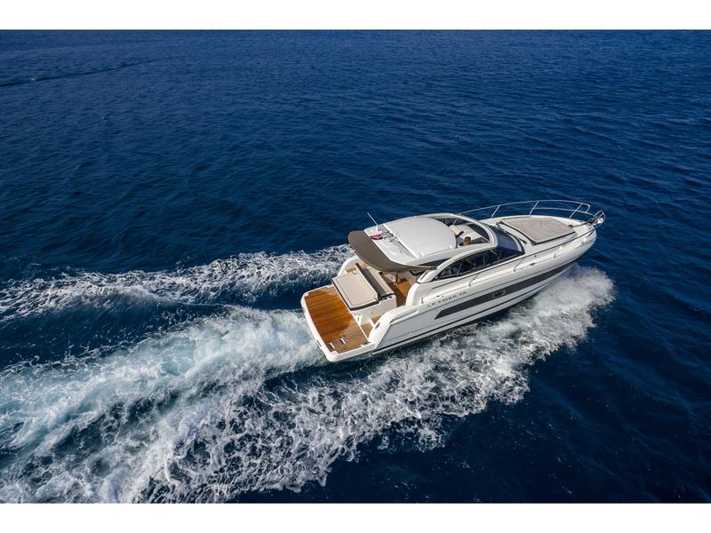 Book yachts online - motorboat - Leader 36 - CHROMIA - rent