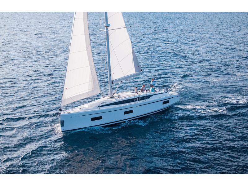Book yachts online - sailboat - Bavaria C42 - no name - rent