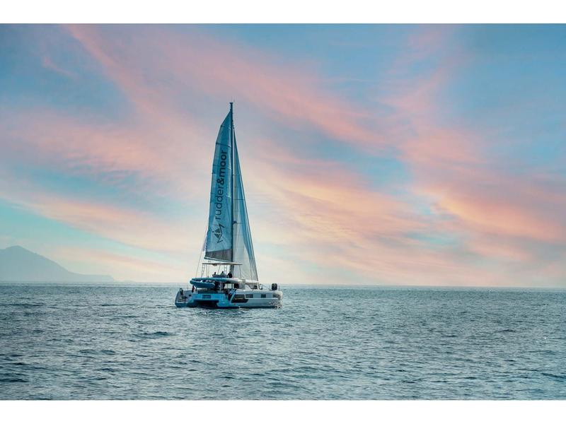 Book yachts online - catamaran - Lagoon 46 - Varuna - rent