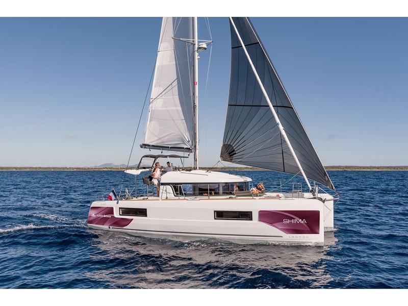 Book yachts online - catamaran - Lagoon 40 - Sedna - rent
