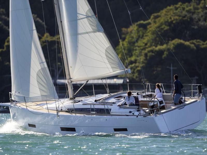 Book yachts online - sailboat - Dufour 390 - Cyrgric 4 - rent