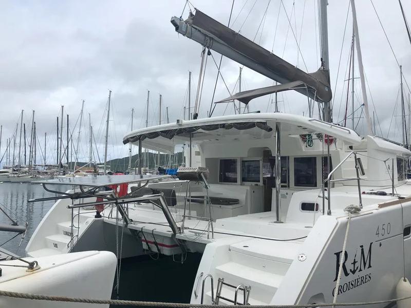 Book yachts online - catamaran - Lagoon 450 - Lorena - rent