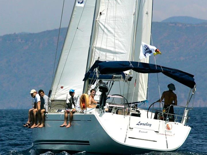 Book yachts online - sailboat - Dufour 425 Grand Large - Esen Mila - rent