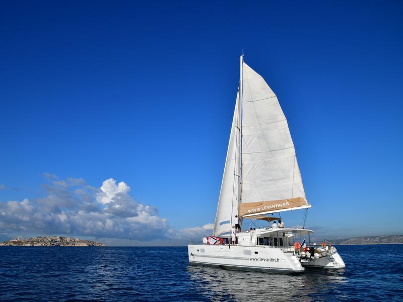 Book yachts online - catamaran - Lagoon 450 - Savana - rent