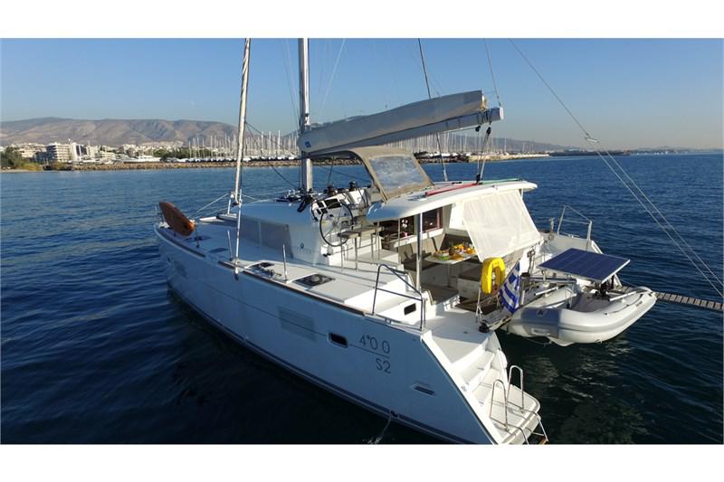 Book yachts online - False - Lagoon 400-S2 (4Cab) - Sailing Blue 4 - rent