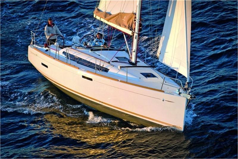 Book yachts online - False - Sun Odyssey 389 (2Cab) - Tara - rent