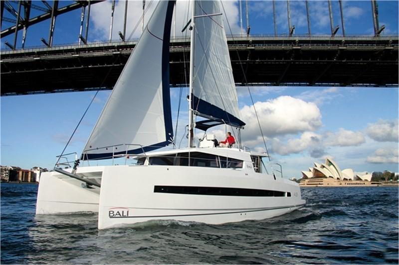 Book yachts online - False - Bali 4.3 (4+2Cab) - moonlight - rent