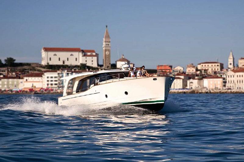 Book yachts online - False - Greenline 40 - Lady Elma - rent
