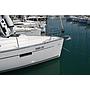 Book yachts online - sailboat - Bavaria 37 Cruiser - Hana - rent