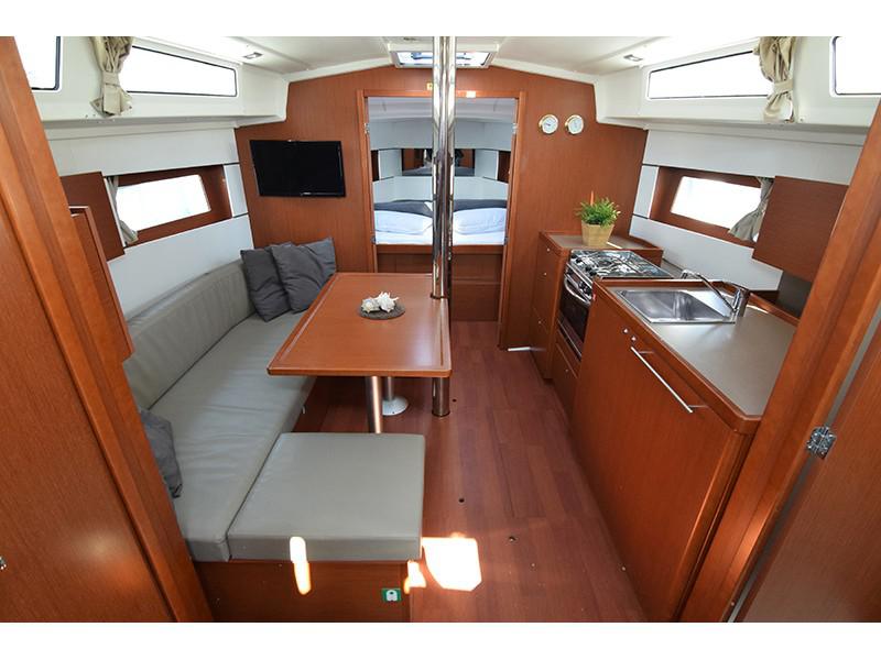 Book yachts online - sailboat - Oceanis 38.1 - Iris - rent