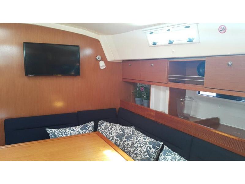 Book yachts online - sailboat - Bavaria 45 Cruiser - Saffron - rent