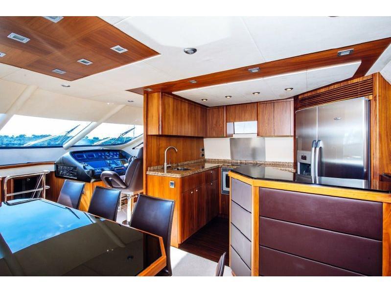 Book yachts online - motorboat - Sunseeker 70 - Shine - rent
