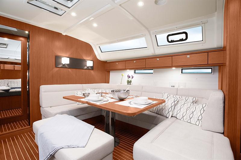Book yachts online - sailboat - Bavaria Cruiser 51 - Gin Tonic - rent