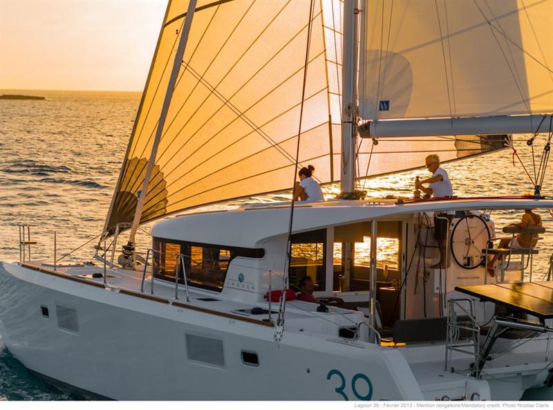 Book yachts online - catamaran - Lagoon 39 - Le Grand Bleu - rent