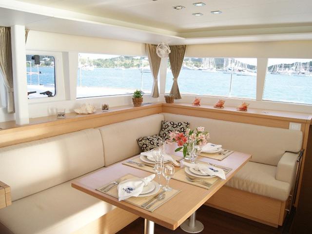 Book yachts online - catamaran - Lagoon 450 - Nevina - rent