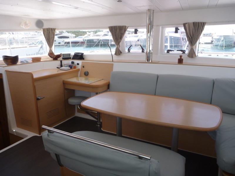 Book yachts online - catamaran - Lagoon 421 (4+1 cab.) - Allegria - rent