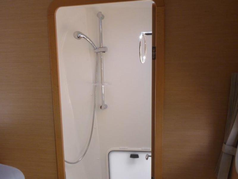 Book yachts online - catamaran - Lagoon 421 (4+1 cab.) - Allegria - rent