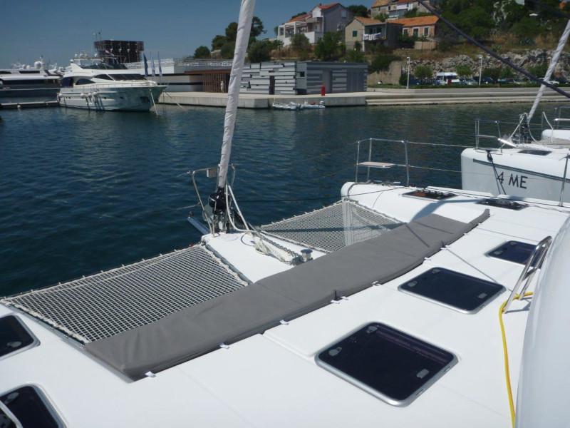 Book yachts online - catamaran - Lagoon 421 (4+1 cab.) - Allegria - rent